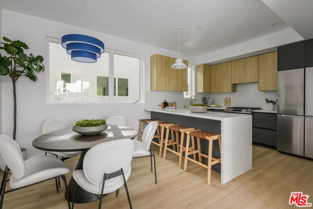 5845 David Avenue, Los Angeles, CA 90034 5845 David Avenue, Los Angeles, CA 90034