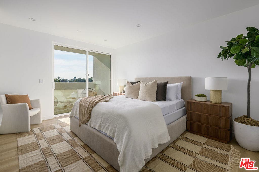 5845 David Avenue, Los Angeles, CA 90034 5845 David Avenue, Los Angeles, CA 90034