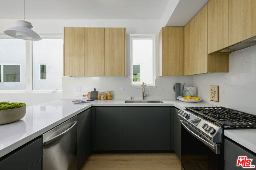 5845 David Avenue, Los Angeles, CA 90034 5845 David Avenue, Los Angeles, CA 90034