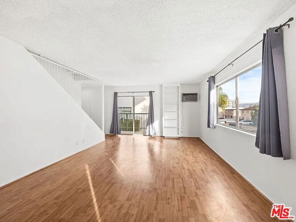 1481 Reeves Street, #1, Los Angeles, CA 90035 1481 Reeves Street, #1, Los Angeles, CA 90035