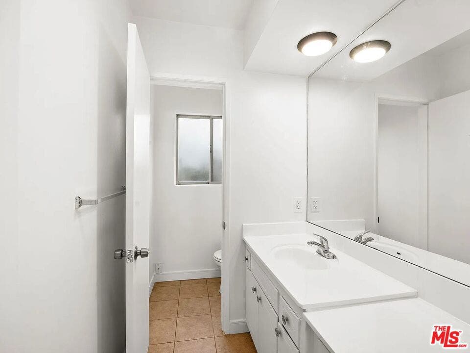 1481 Reeves Street, #1, Los Angeles, CA 90035 1481 Reeves Street, #1, Los Angeles, CA 90035