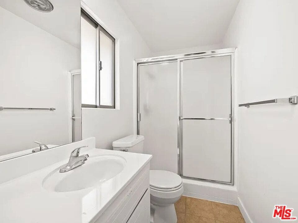 1481 Reeves Street, #1, Los Angeles, CA 90035 1481 Reeves Street, #1, Los Angeles, CA 90035