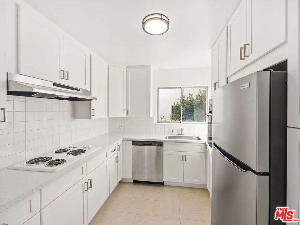 1481 Reeves Street, #1, Los Angeles, CA 90035 1481 Reeves Street, #1, Los Angeles, CA 90035