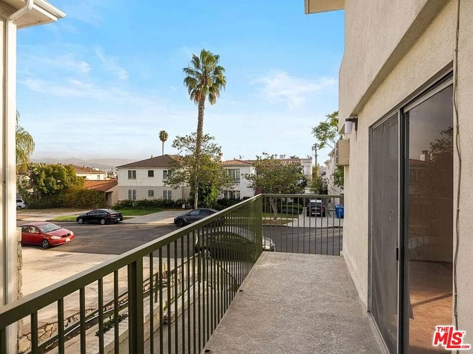 1481 Reeves Street, #1, Los Angeles, CA 90035 1481 Reeves Street, #1, Los Angeles, CA 90035
