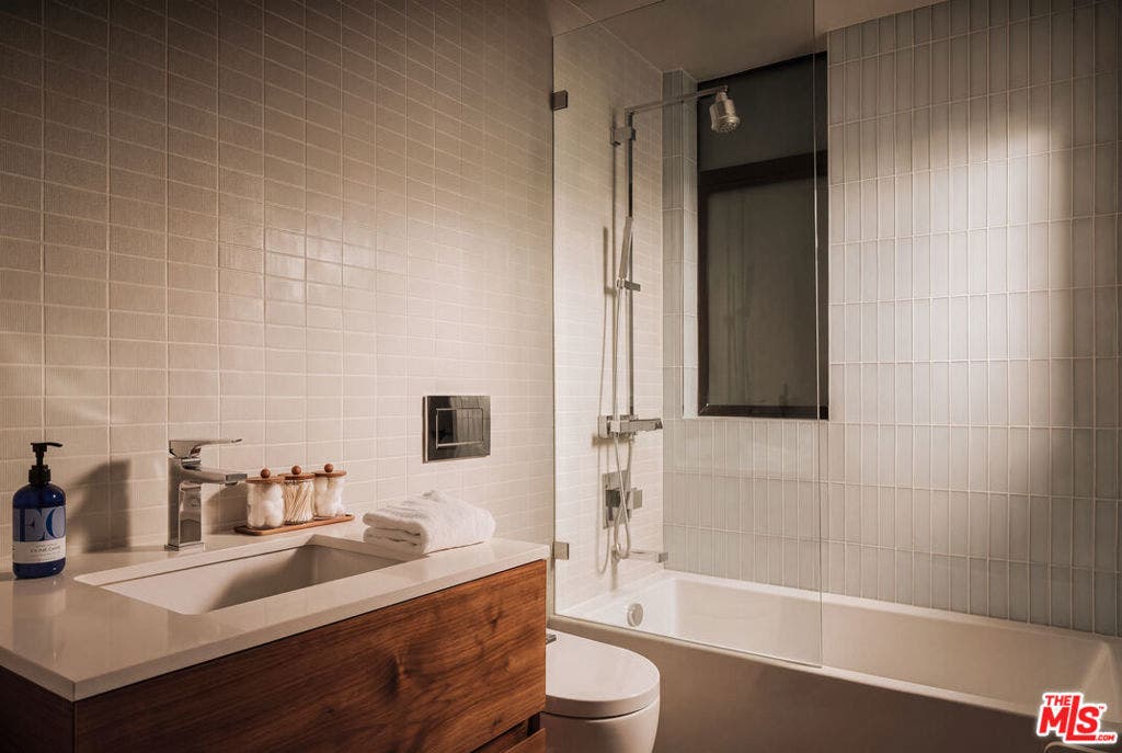 218 Alta Avenue, Santa Monica, CA 90402 218 Alta Avenue, Santa Monica, CA 90402