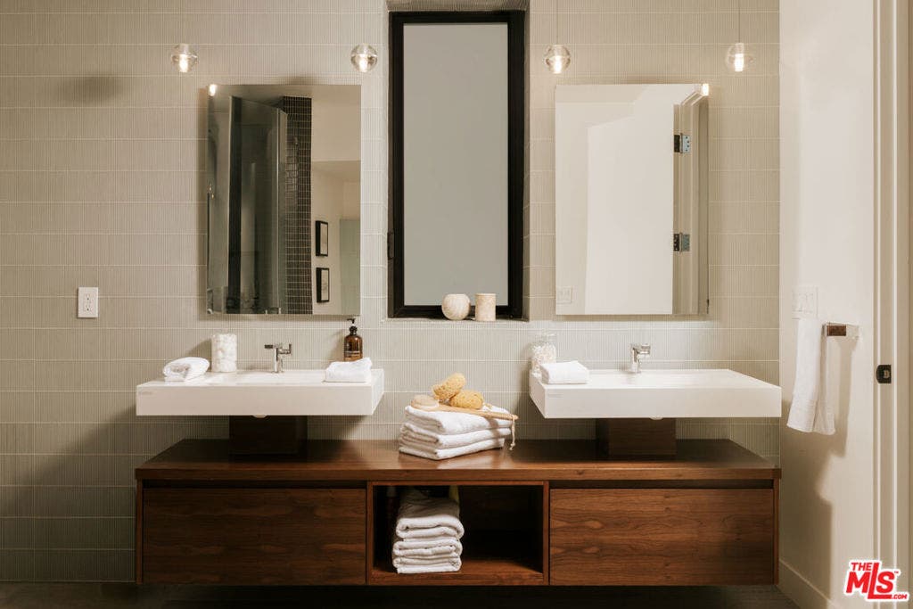 218 Alta Avenue, Santa Monica, CA 90402 218 Alta Avenue, Santa Monica, CA 90402