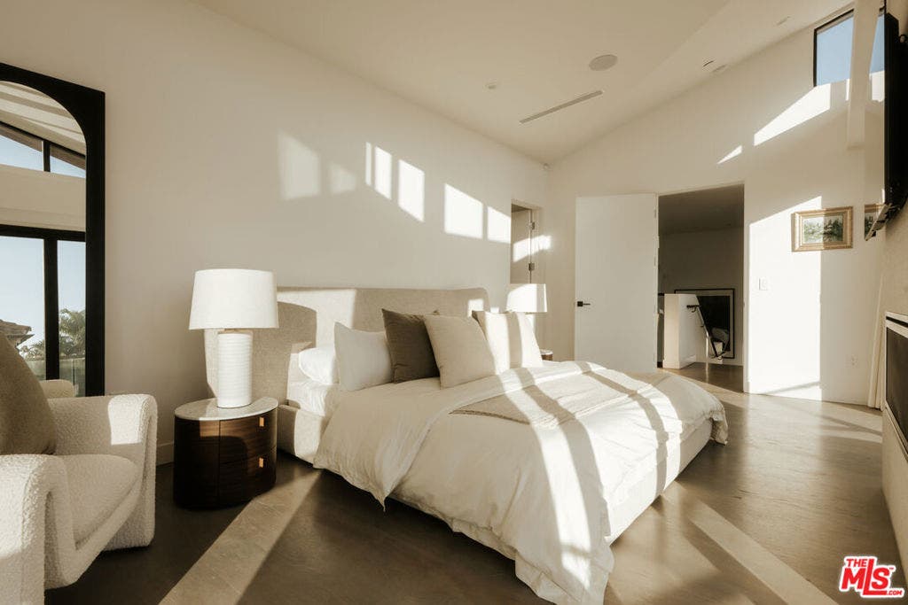 218 Alta Avenue, Santa Monica, CA 90402 218 Alta Avenue, Santa Monica, CA 90402