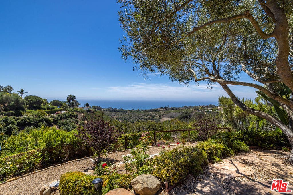 11 Hunt Drive, Summerland, CA 93067 11 Hunt Drive, Summerland, CA 93067