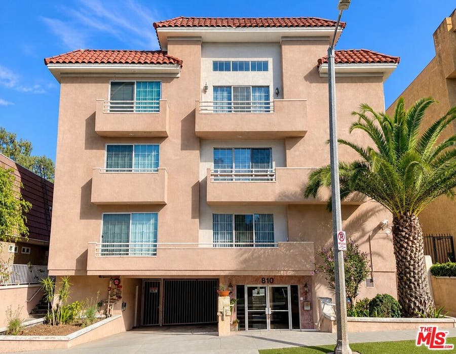 Property photo for 810 S Lucerne Boulevard, #203, Los Angeles, CA