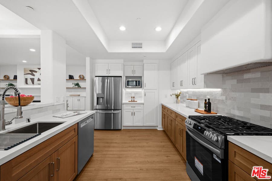Property photo for 11115 Acama Street, #104, Studio City, CA