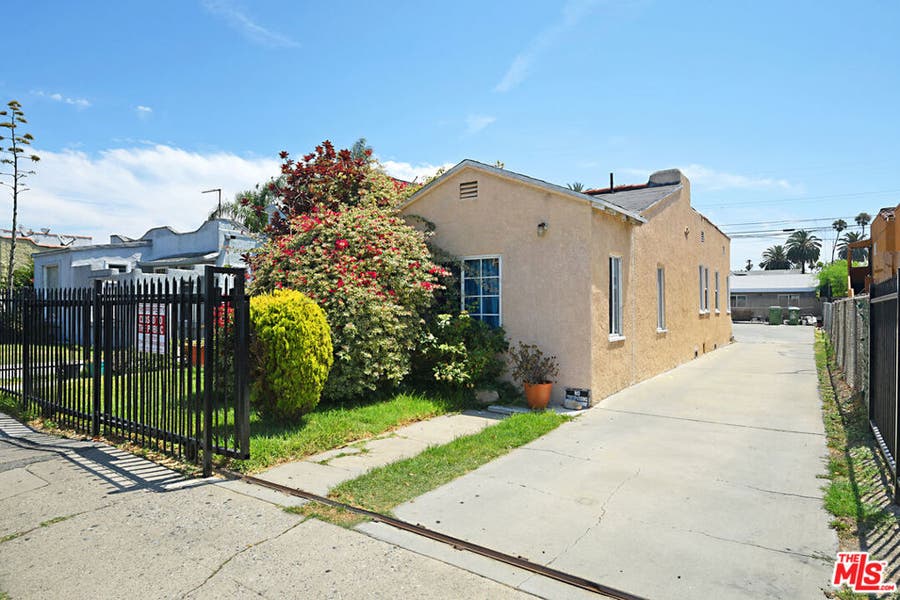 Property photo for 2664 S Redondo Boulevard, Los Angeles, CA