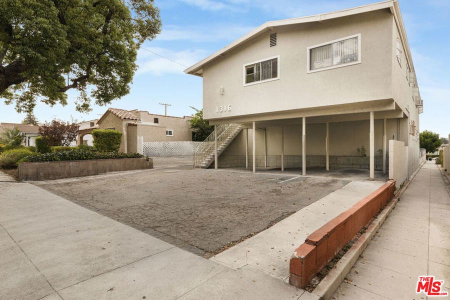 Property photo for 1316 Barrington Way, Glendale, CA