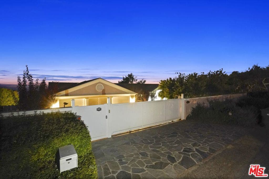 7335 Birdview Avenue, Malibu, CA 90265