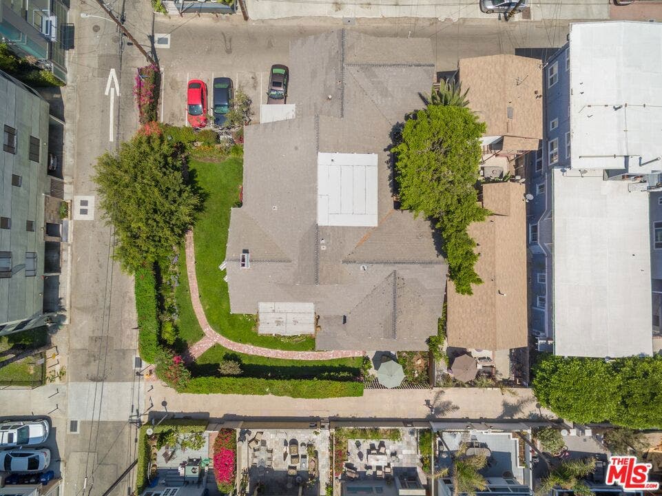 15 30th Avenue, Los Angeles, CA 90291