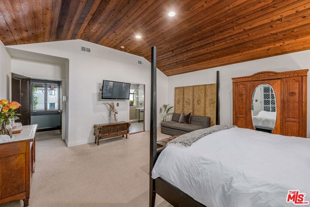 15 30th Avenue, Los Angeles, CA 90291