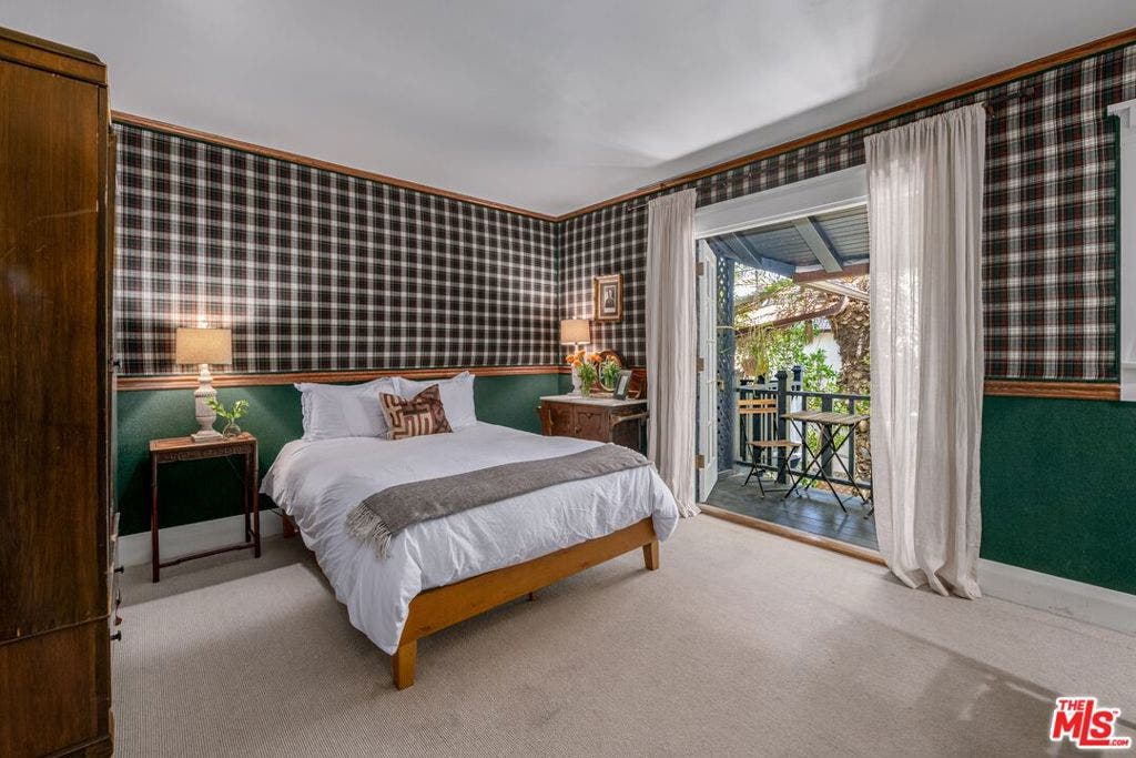 15 30th Avenue, Los Angeles, CA 90291