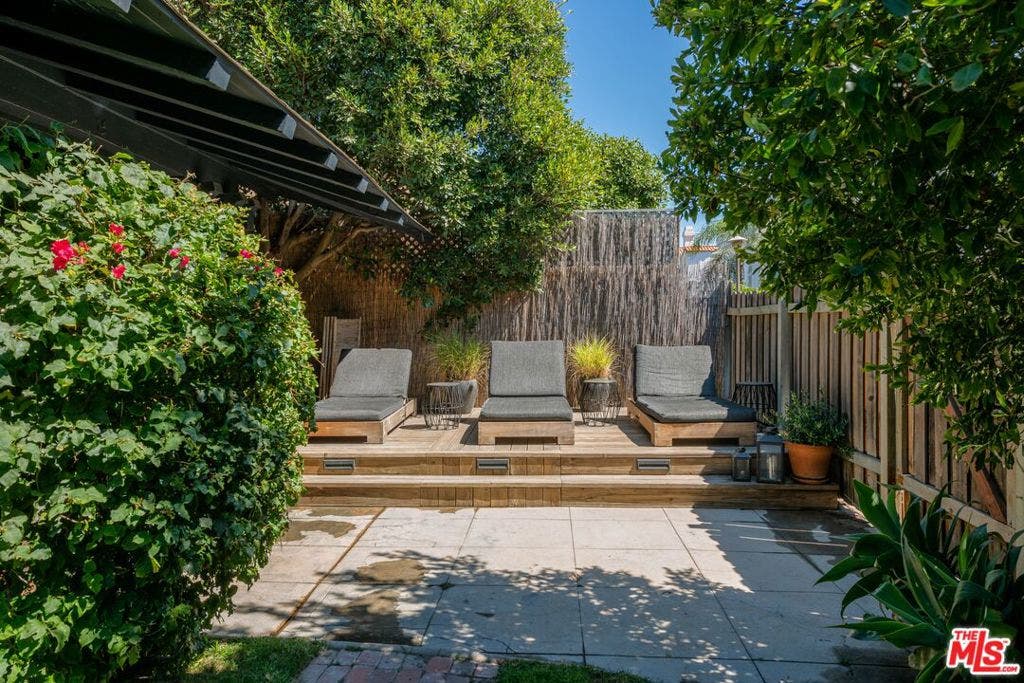 15 30th Avenue, Los Angeles, CA 90291