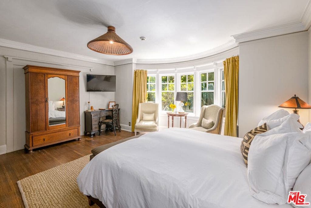 15 30th Avenue, Los Angeles, CA 90291