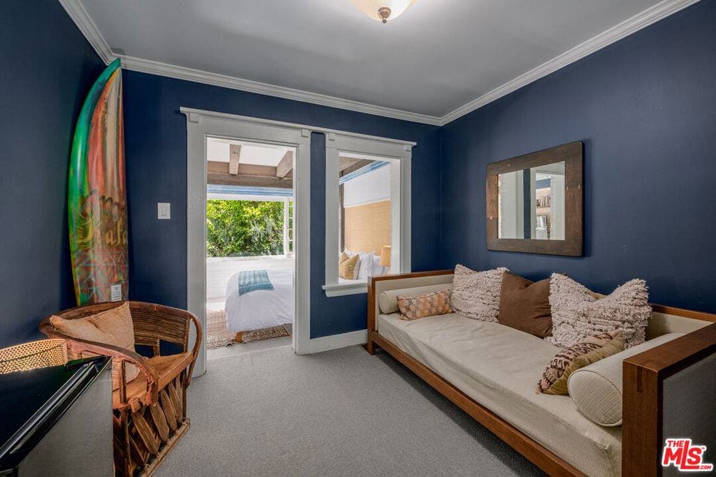 15 30th Avenue, Los Angeles, CA 90291