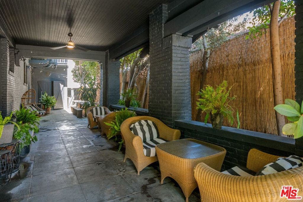 15 30th Avenue, Los Angeles, CA 90291