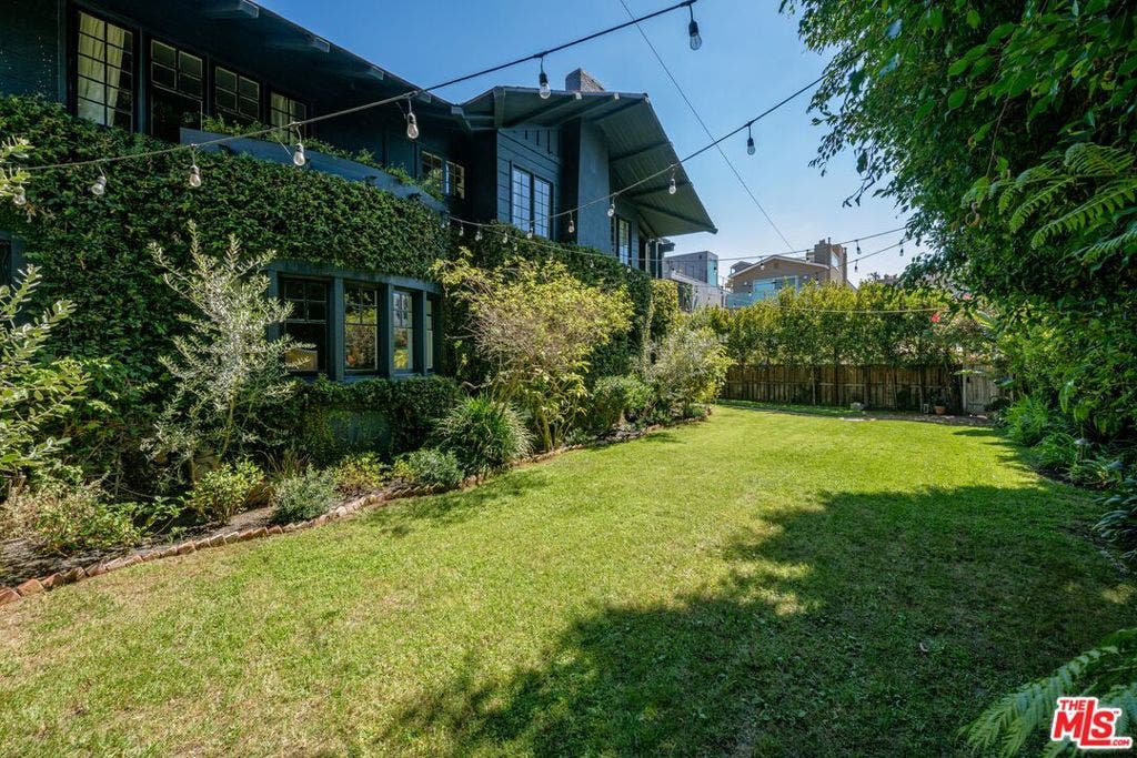 15 30th Avenue, Los Angeles, CA 90291