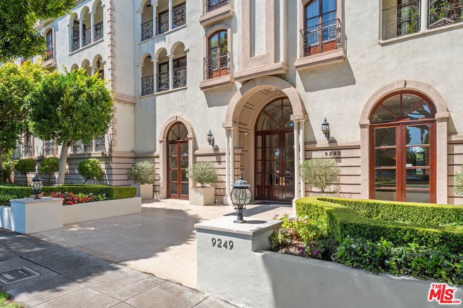 Property photo for 9249 Burton Way, #302, Beverly Hills, CA