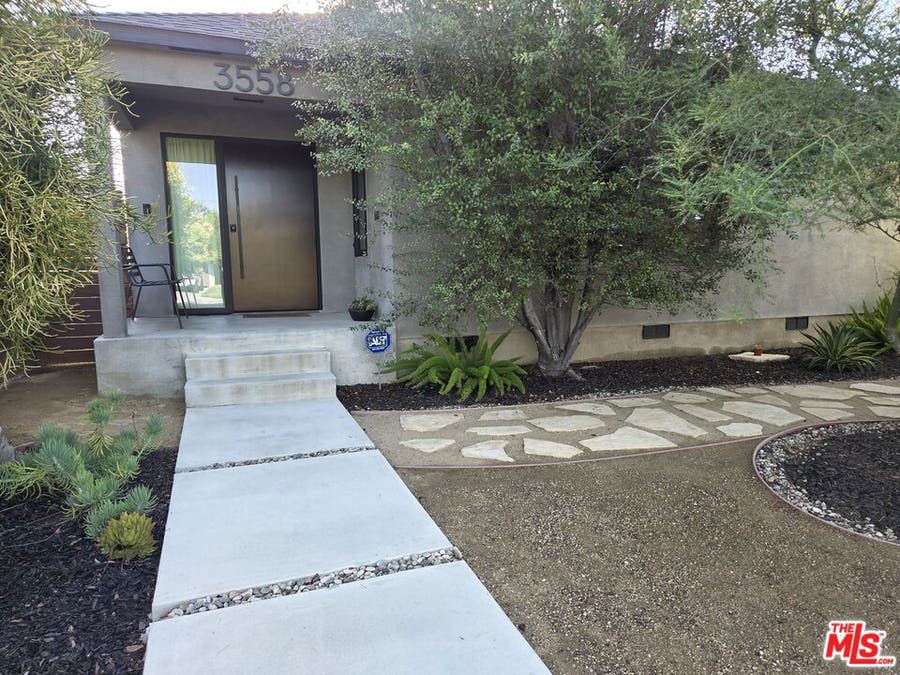 Property photo for 3558 S Muirfield Road, Los Angeles, CA