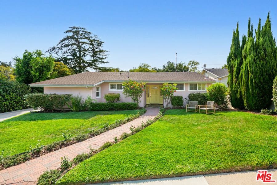Property photo for 975 Pepperhill Road, Pasadena, CA
