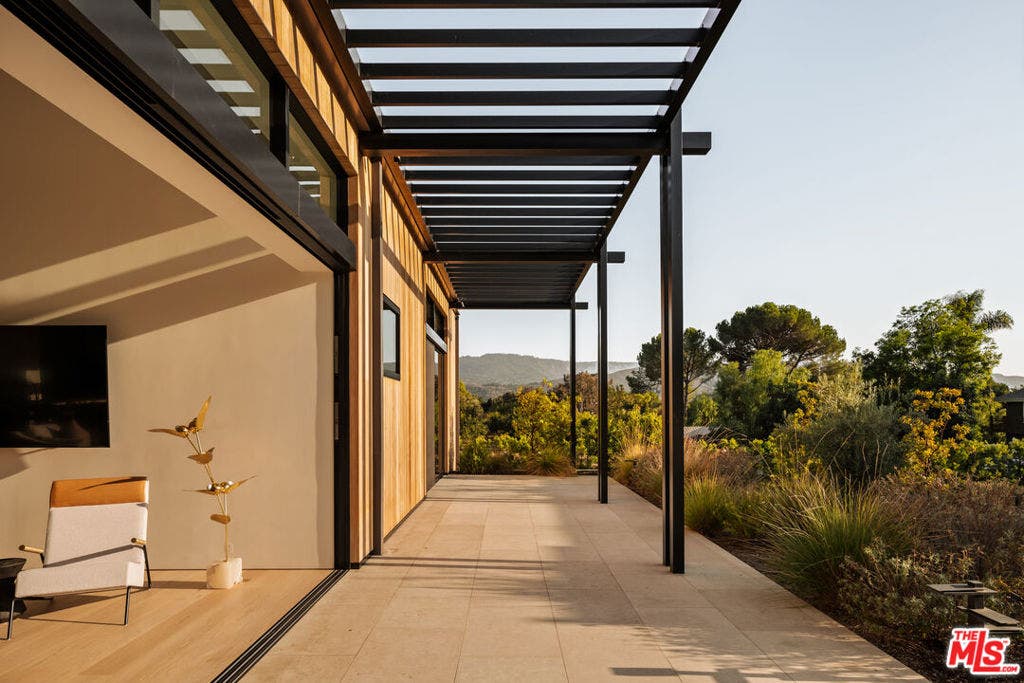 1225 Shippee Lane, Ojai, CA 93023 1225 Shippee Lane, Ojai, CA 93023