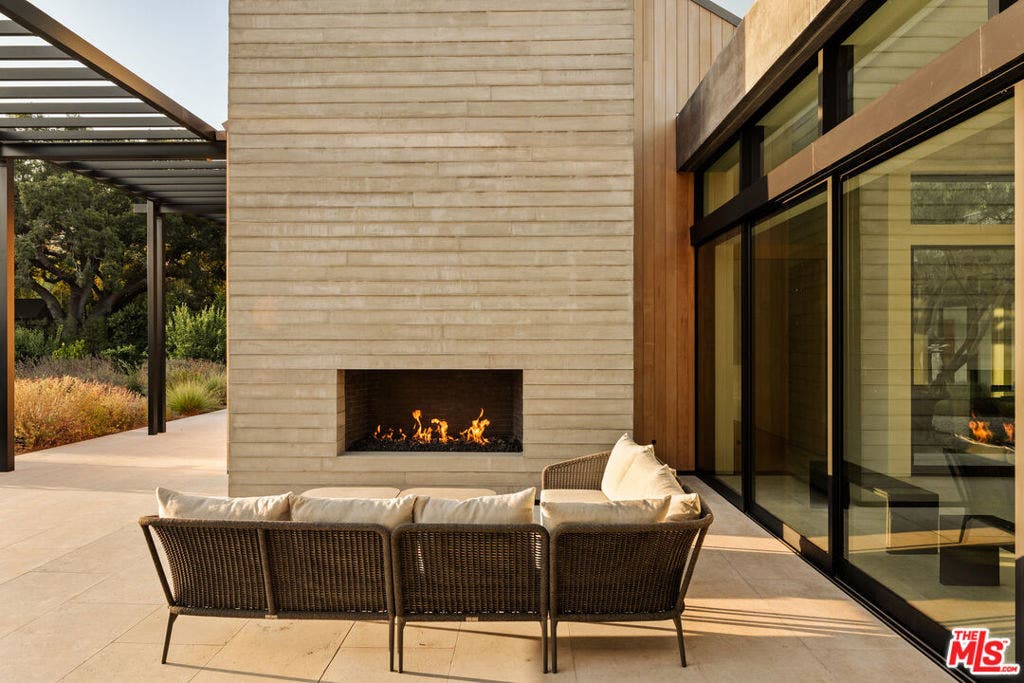 1225 Shippee Lane, Ojai, CA 93023 1225 Shippee Lane, Ojai, CA 93023