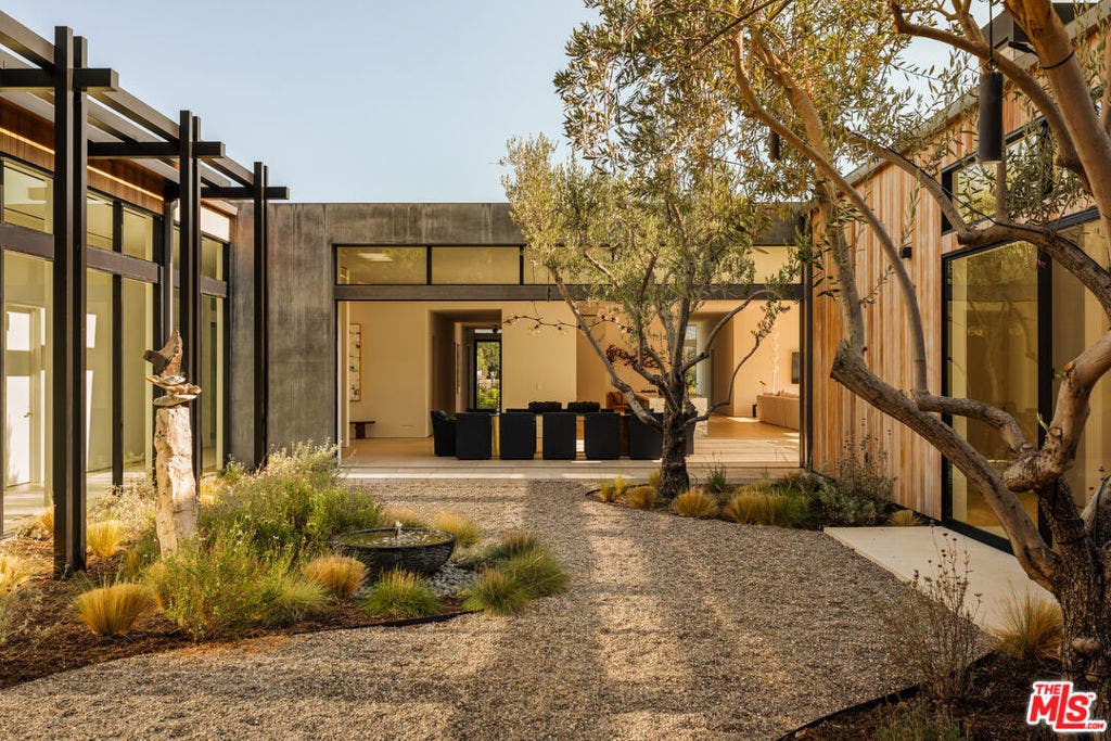1225 Shippee Lane, Ojai, CA 93023 1225 Shippee Lane, Ojai, CA 93023