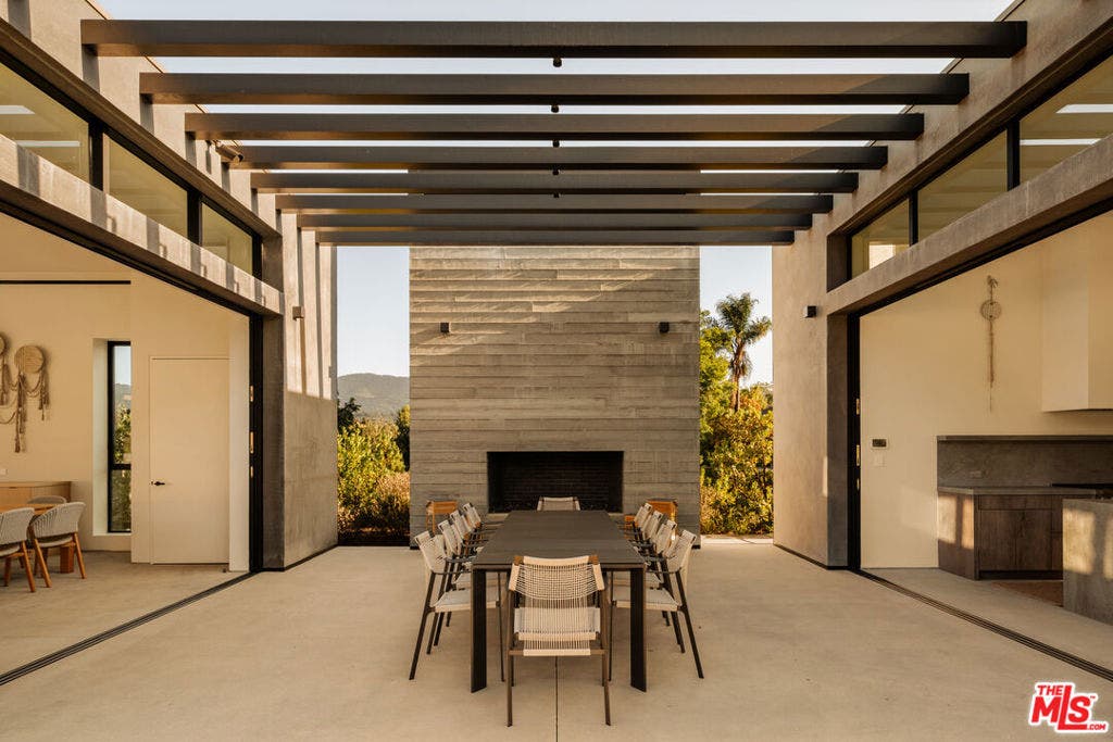 1225 Shippee Lane, Ojai, CA 93023 1225 Shippee Lane, Ojai, CA 93023