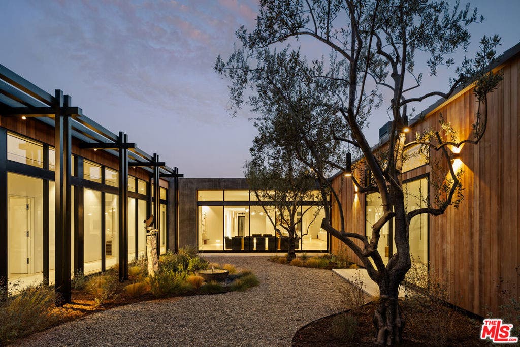 1225 Shippee Lane, Ojai, CA 93023 1225 Shippee Lane, Ojai, CA 93023