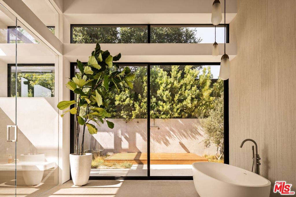 1225 Shippee Lane, Ojai, CA 93023 1225 Shippee Lane, Ojai, CA 93023