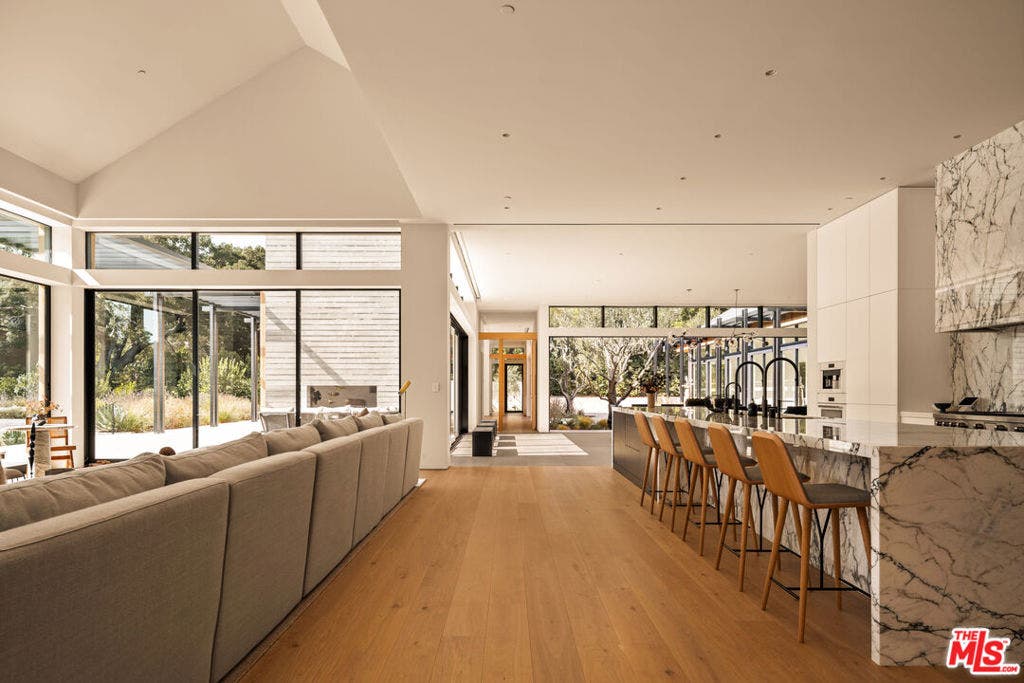 1225 Shippee Lane, Ojai, CA 93023 1225 Shippee Lane, Ojai, CA 93023