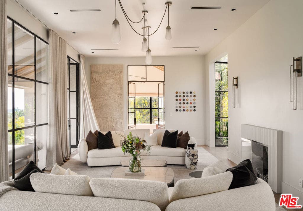 9360 Readcrest Drive, Beverly Hills, CA 90210 9360 Readcrest Drive, Beverly Hills, CA 90210