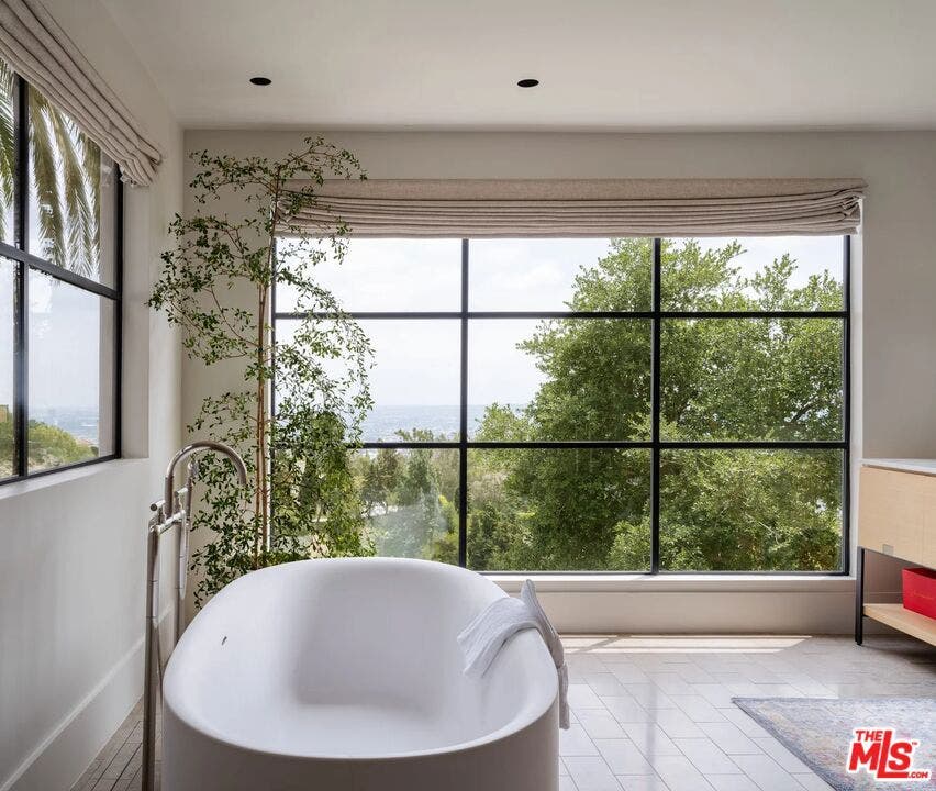 9360 Readcrest Drive, Beverly Hills, CA 90210 9360 Readcrest Drive, Beverly Hills, CA 90210
