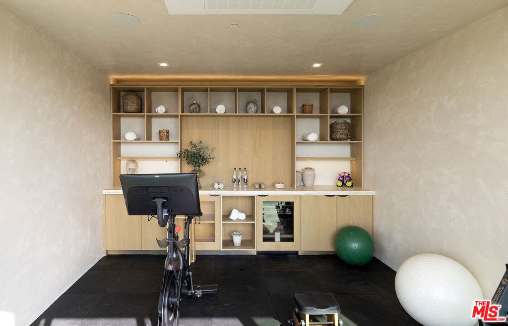 10850 Portofino Place, Los Angeles, CA 90077 10850 Portofino Place, Los Angeles, CA 90077