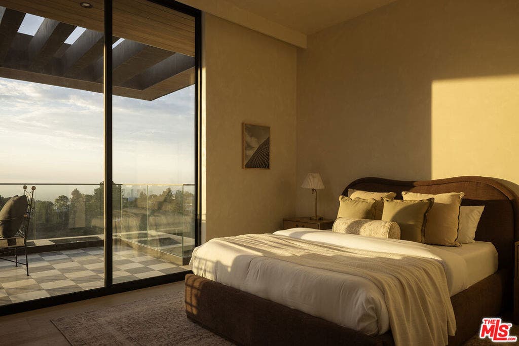 10850 Portofino Place, Los Angeles, CA 90077 10850 Portofino Place, Los Angeles, CA 90077