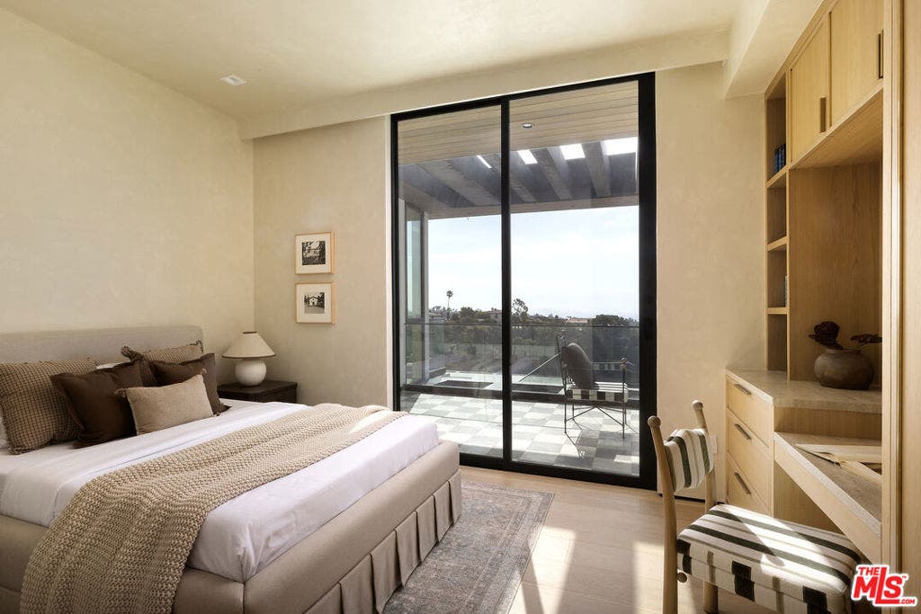 10850 Portofino Place, Los Angeles, CA 90077 10850 Portofino Place, Los Angeles, CA 90077