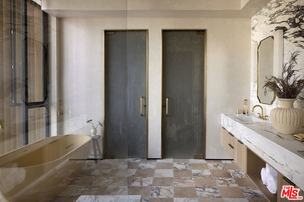 10850 Portofino Place, Los Angeles, CA 90077 10850 Portofino Place, Los Angeles, CA 90077