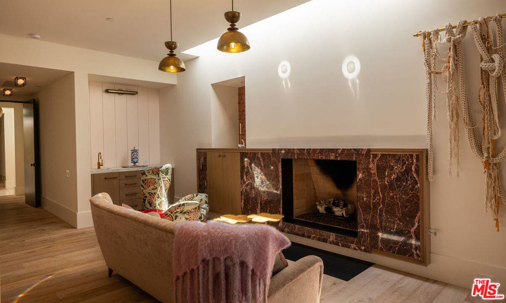1885 Carla, Beverly Hills, CA 90210 1885 Carla, Beverly Hills, CA 90210