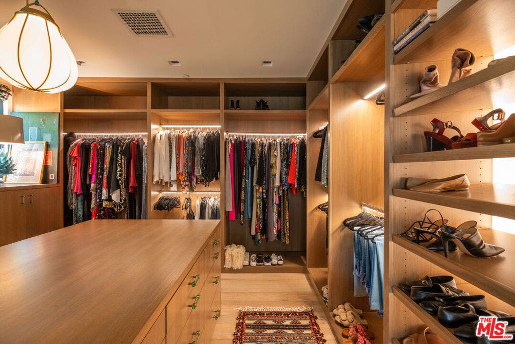 1885 Carla, Beverly Hills, CA 90210 1885 Carla, Beverly Hills, CA 90210