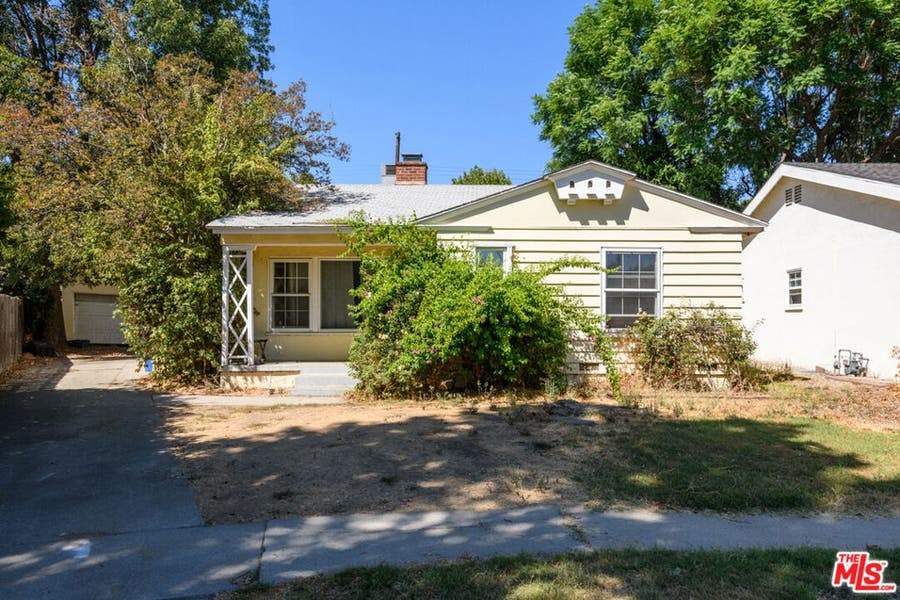 Property photo for 16431 Hamlin Street, Lake Balboa, CA
