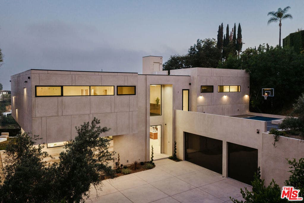 9262 Thrush Way, Los Angeles, CA 90069 9262 Thrush Way, Los Angeles, CA 90069