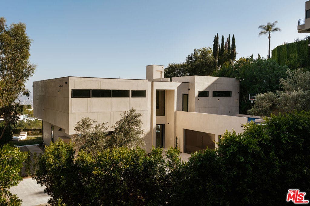 9262 Thrush Way, Los Angeles, CA 90069 9262 Thrush Way, Los Angeles, CA 90069