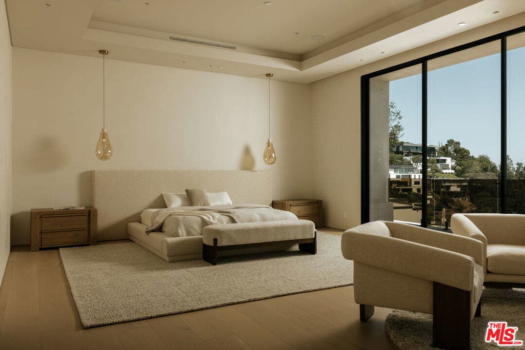 9262 Thrush Way, Los Angeles, CA 90069 9262 Thrush Way, Los Angeles, CA 90069