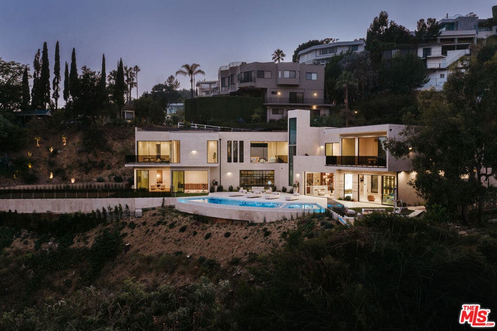 9262 Thrush Way, Los Angeles, CA 90069 9262 Thrush Way, Los Angeles, CA 90069