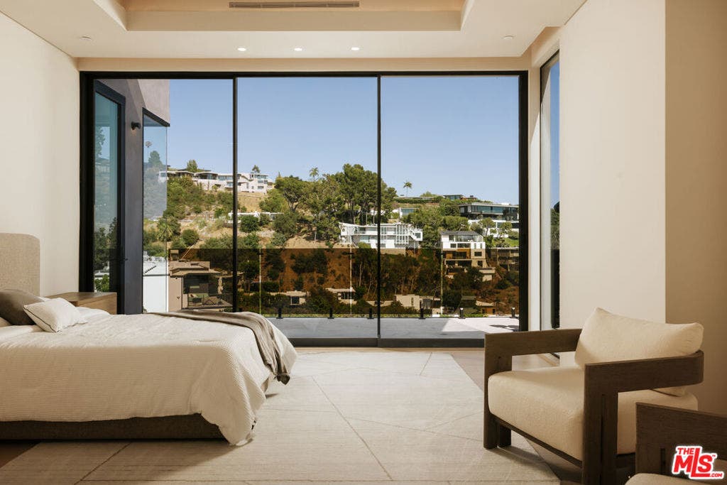 9262 Thrush Way, Los Angeles, CA 90069 9262 Thrush Way, Los Angeles, CA 90069