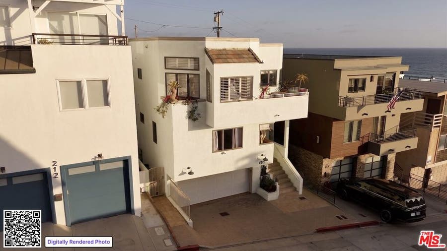 Property photo for 208 43rd Street, Manhattan Beach, CA